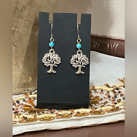 Silver tree necklace and earring set - Picture 3 of 6
